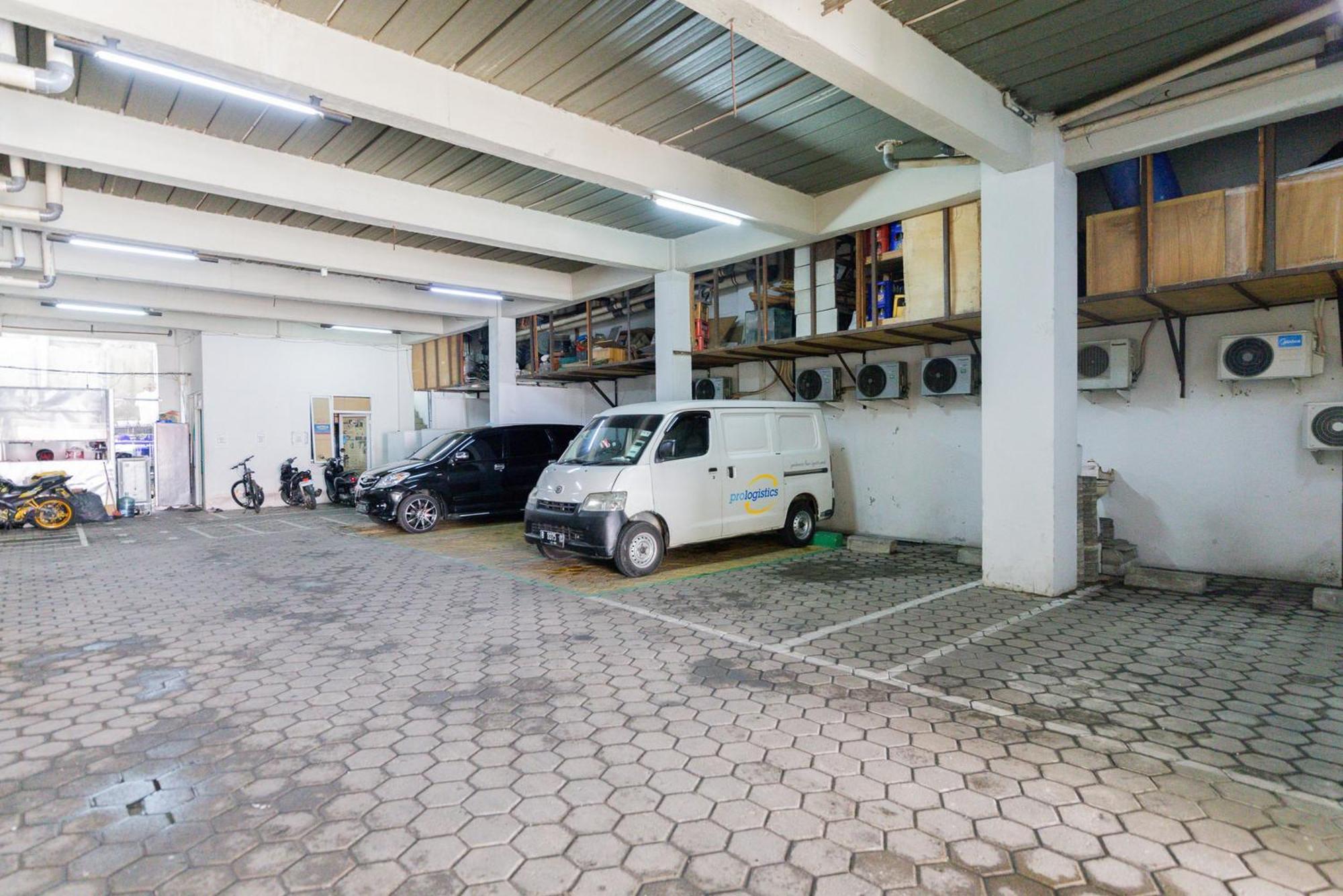 ג'קרטה Reddoorz Plus Syariah Near Mall Pondok Indah מראה חיצוני תמונה